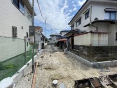 「玄関を出てすぐに道路」ではないので、小さいお子様がいらっしゃるご家庭でも安心して暮らせます＾＾