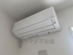 エアコン付き。