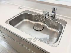 大きなお鍋も楽々洗える幅の広いシンクです＾＾