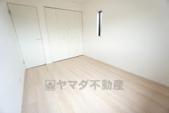 クローゼット付きなので、すっきりと整理整頓でき気持ちよく過ごせますね＾＾