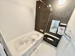 1日の疲れを癒すくつろぎのバスルーム。