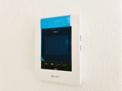 防犯性、セキュリティ対策に安心できるテレビモニター付きインターフォンです。セールスマン対策にもなり安心できます。
