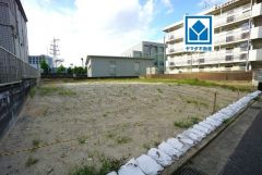 地下鉄「福大前」駅まで徒歩8分＾＾ 西鉄バス停「西片江二丁目」まで徒歩3分＾＾