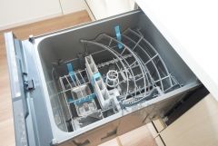 家事の時間が短縮できる食器洗浄乾燥機付。後片付けもラクラクです。