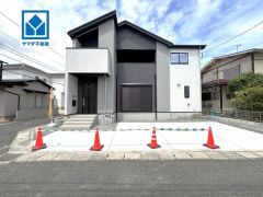 バス停徒歩7分で通勤・通学も快適＾＾
