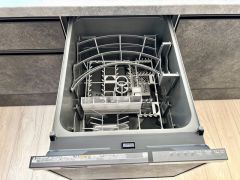 炊事時間を大幅に短縮できる食器洗浄乾燥機付き＾＾食器を洗う手間が減るので家族とのコミュニケーションの時間や自分の時間が増えますね。
