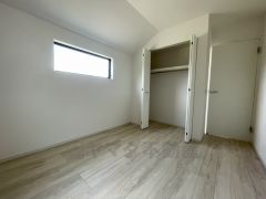 住む人のこだわりを活かす洋室＾＾クローゼットもあり荷物もすっきり片付けられ、ゆとりのある暮らしが出来ます＾＾