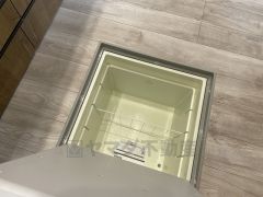 キッチンにある床下収納は、居住スペースを減らさずに買い置きの調味料や非常食などを保管することができます。