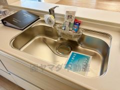大きなお鍋も楽々洗える幅の広いシンクです＾＾