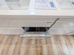 炊事時間を大幅に短縮できる食器洗浄乾燥機付きです＾＾冬場の洗い物による手荒れの悩みも軽減されますね。