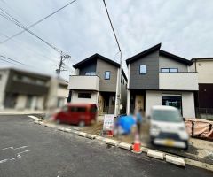 西側約6.4ｍの公道に面しています。