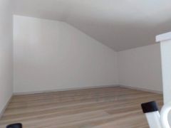 ロフト付きで大きな荷物も収納できます＾＾