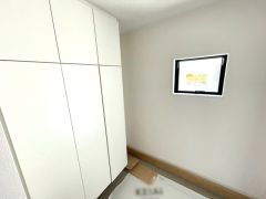 たっぷり収納できるシューズボックスが付いた玄関です。家族全員の靴がきれいに整頓できますね＾＾