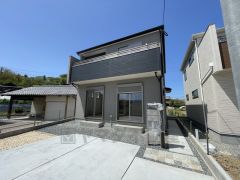 オール電化住宅。駐車スペース2台。お気軽にお問い合わせください＾＾