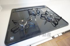 3口コンロで料理効率UP。