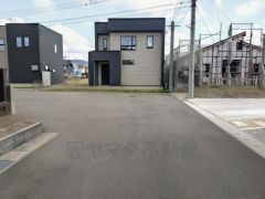 接道状況：幅員　北東約6ｍ公道