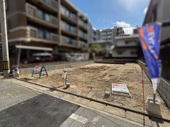 小学校まで徒歩5分以内　通学の負担が少なく、お子様も安心して通える環境