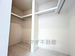 キッチンパントリーは収納棚付きです＾＾