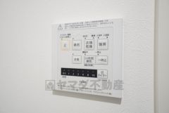 浴室暖房乾燥機には、暖房、乾燥、涼風、換気の4つの機能が付いています。タイマー付きです。換気・雨の日の洗濯も安心です＾＾