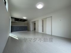 家族が集まる開放的なリビング。思い思いの時間を過ごしたり、家族みんなで食事をしたり、素敵な団らんの場になりますね＾＾