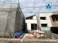 スーパーやコンビニなども近く周辺環境充実。快適でゆとりのある生活空間で新生活を始めましょう＾＾