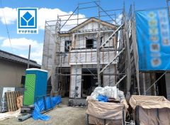 1号棟。落ち着いた住宅地内で快適な生活を実現してみませんか。周辺の買い物施設等が充実しており生活環境が整っています。