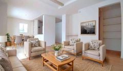 家族が集まる開放的なリビング。思い思いの時間を過ごしたり食事をしたり、素敵な団らんの場になりますね。（家具はCGによるイメージとなります。）