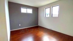 住む人のこだわりを活かす洋室＾＾日当たりがよく、寝室としての利用もおすすめ。広めのクローゼットもあり荷物もすっきり片付けれ、ゆとりのある暮らしが出来ます＾＾