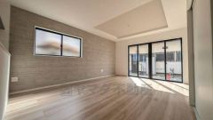 対面のカウンターキッチンなのでキッチンから会話が弾みそうなダイニングです。お友達や親せきをお招きするのも楽しみになりますね＾＾