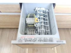 炊事時間を大幅に短縮できる食器洗浄乾燥機付き＾＾食器を洗う手間が減るので家族とのコミュニケーションの時間や自分の時間が増えますね。