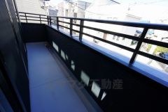 目の前に日差しを遮る建物がないので日当たり良好です＾＾