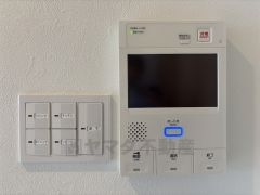 防犯性、セキュリティ対策に安心できるテレビモニター付きインターフォンです。セールスマン対策にもなり安心できます。