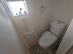 1階・2階の2ヶ所にトイレがあるので、忙しい朝にもゆとりができますね。