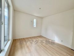 クローゼット付きなので、すっきりと整理整頓でき気持ちよく過ごせますね＾＾