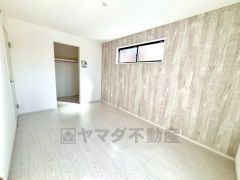 主寝室には大容量のウォークインクローゼット。季節ごとのお洋服全てを収納できるので、衣替えも楽になりますね＾＾