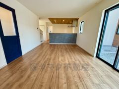 LDKは18.7帖＾＾広々として家具の配置も色んなパターンが考えられますね。