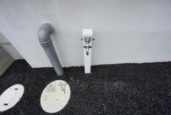 お車の洗車や外壁のお掃除をする際に便利な外水栓。