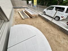 お子様と公園に行けない日も、遊べるちょこっとスペースがうれしいですね。ガーデニングやお子様のプールなど大活躍です＾＾