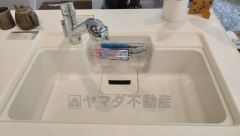 広々とした凸型シンクに洗剤ポケットを標準装備。大きなお鍋など洗いやすいです。