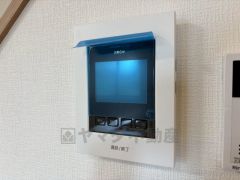 防犯性、セキュリティ対策に安心できるテレビモニター付きインターフォンです。セールスマン対策にもなり安心できます。