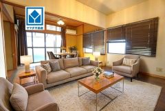 （家具はCGによるイメージ画像です。）テラスにも面した和室と洋室が組み合わさったLDK。家族みんなで食事をしたり、素敵な団らんの場になりますね。