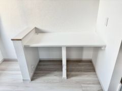 スタディーコーナーがキッチンの真横にあり、お子さんのお勉強や、ネット環境設置コーナーとして重宝されそうです。