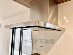 3種類の料理が同時に調理できる、3口ガスコンロ。