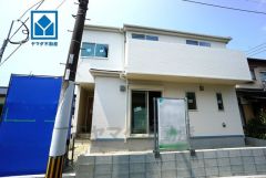 現地（2025年7月）撮影。 2号棟。閑静な住宅地。