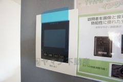 防犯性、セキュリティ対策に安心できるテレビモニター付きインターフォンです。セールスマン対策にもなり安心できます。