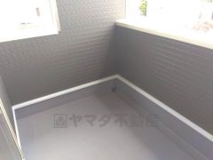 インナーバルコニーは洗濯物を守りやすく、眩しすぎる日差しも和らげます。雨にも濡れにくく、家事を助けてくれること間違いなし。