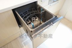 炊事時間を大幅に短縮できる食器洗浄乾燥機付き＾＾食器を洗う手間が減るので家族とのコミュニケーションの時間や自分の時間が増えますね。