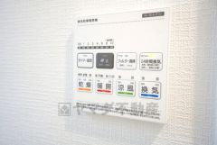 浴室暖房乾燥機には、暖房、乾燥、涼風、換気の4つの機能が付いています。タイマー付きです。換気・雨の日の洗濯も安心です＾＾