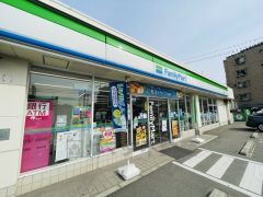 ファミリーマート　福岡堤