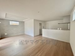 キッチンから会話が弾みそうなダイニングです。お友達や親せきをお招きするのも楽しみになりますね